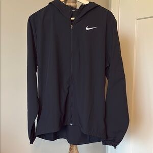 Nike Run Lightweight Windbreaker in Black